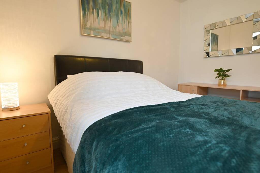 4 Bed Town House 'reading Town Centre' *
