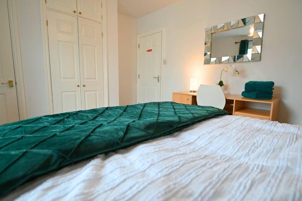 4 Bed Town House 'reading Town Centre' *