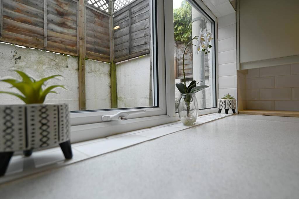 4 Bed Town House 'reading Town Centre' Holiday home