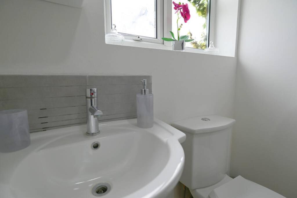 Holiday home 4 Bed Town House 'reading Town Centre' Reading
